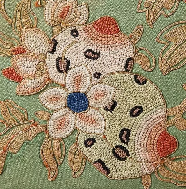皮革刺繡會(huì)帶來怎么的效果？