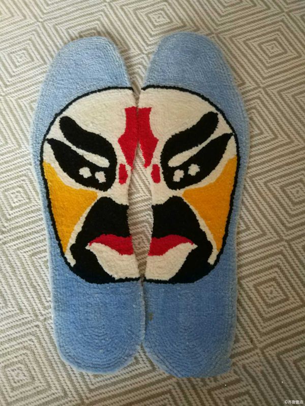 小小刺繡鞋墊上的展現(xiàn)臉譜