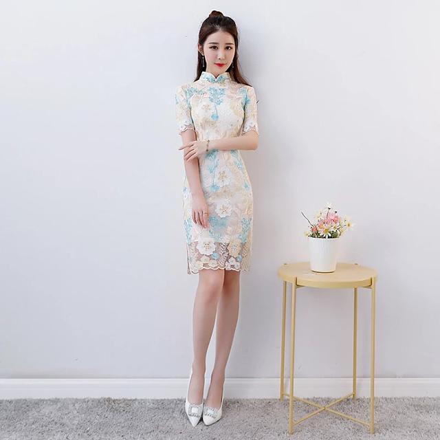修身繡花旗袍更適合現(xiàn)代女性